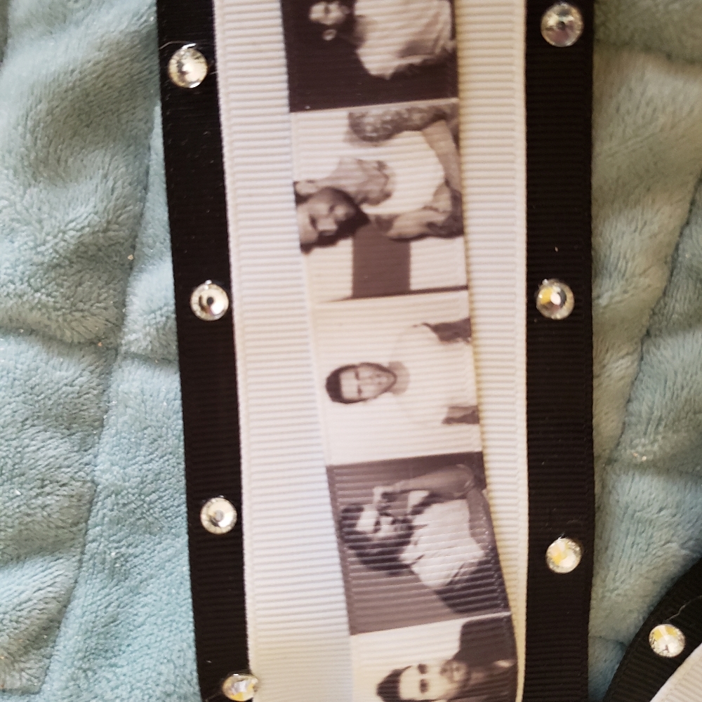 Cheerleading bow - Picture 2 of 2